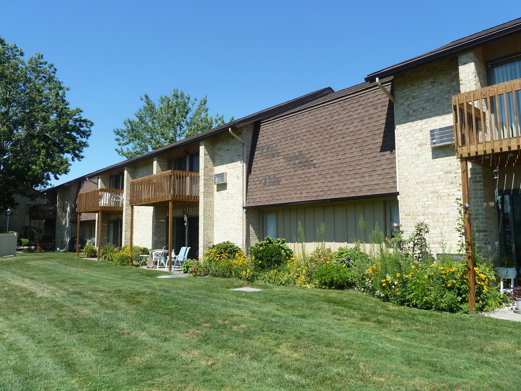 Dorlon Terrace Condos, Norwalk, CT 06855 Dagny's Real Estate