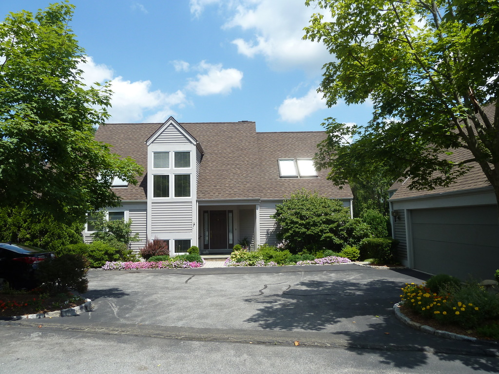 Orchard Lakes on New Canaan Avenue, Norwalk, Connecticut 06850 Dagny