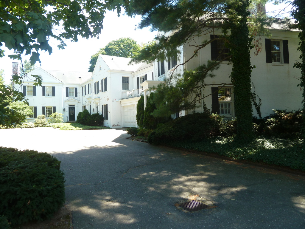 Pequot Mews Condos in Fairfield, CT Dagny's Real Estate