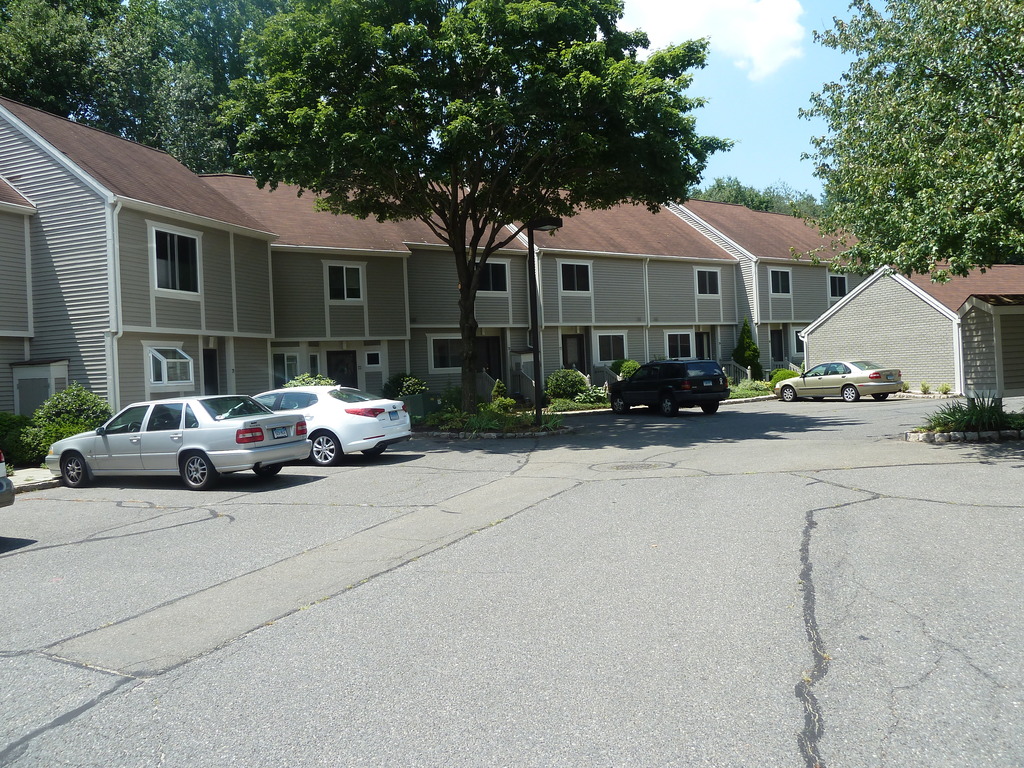 Strathmore Townhouses, Westport, CT 06880 Dagny's Real Estate