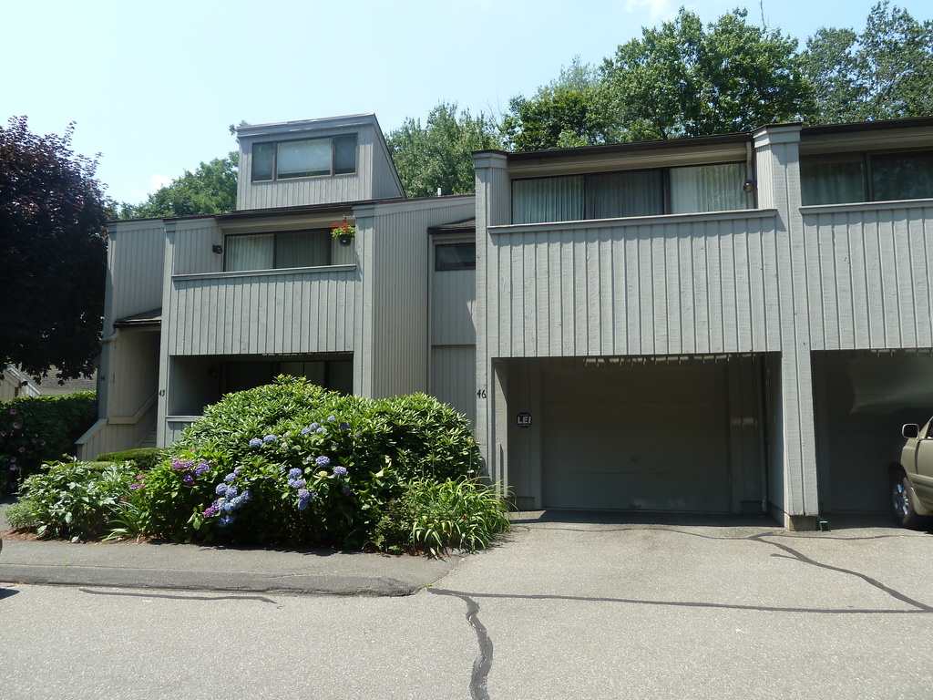 Whitney Glen Condominiums in beautiful Westport, CT 06880 Dagny's