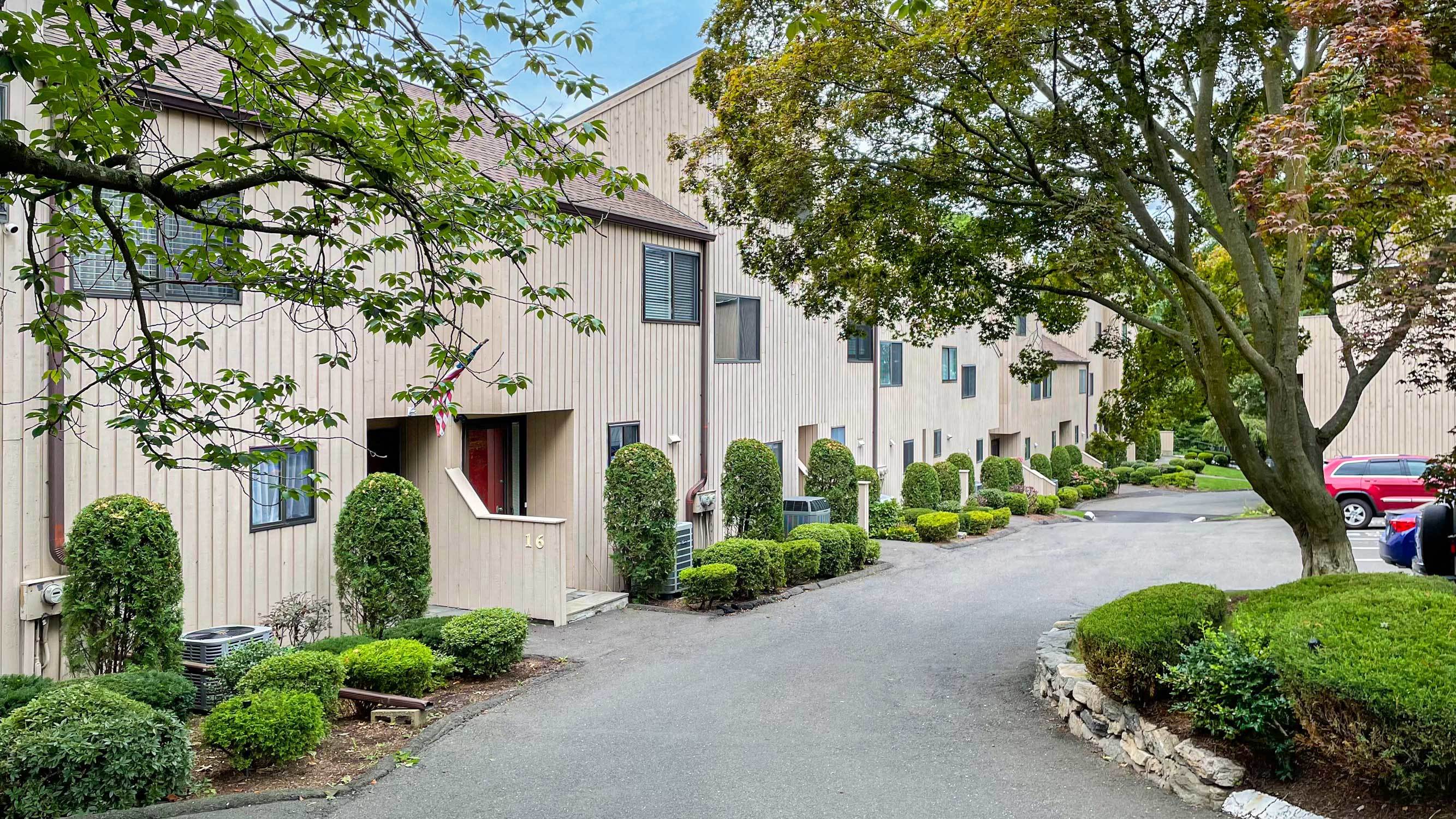 Hillandale, Stamford CT Condos for Sale Find & Buy Best Homes and