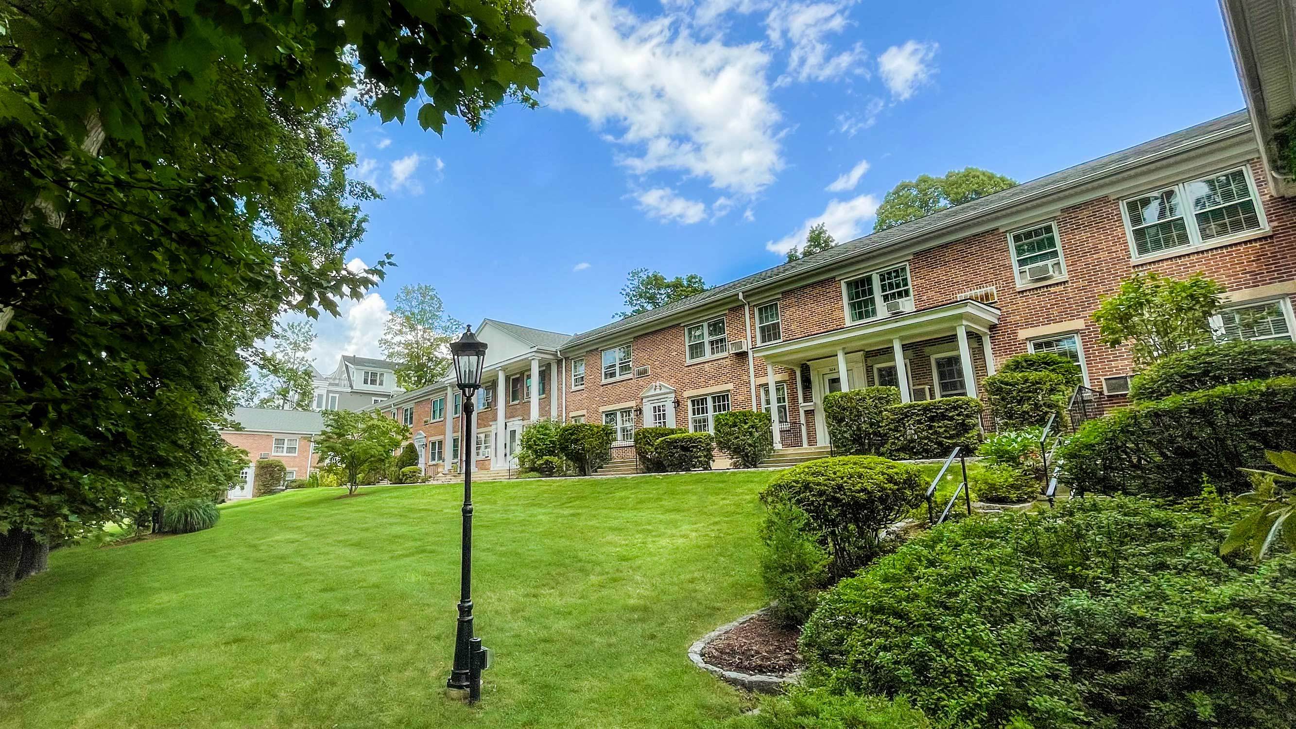 Park Mead, New Canaan CT Condos for Sale Find & Buy Best Homes and