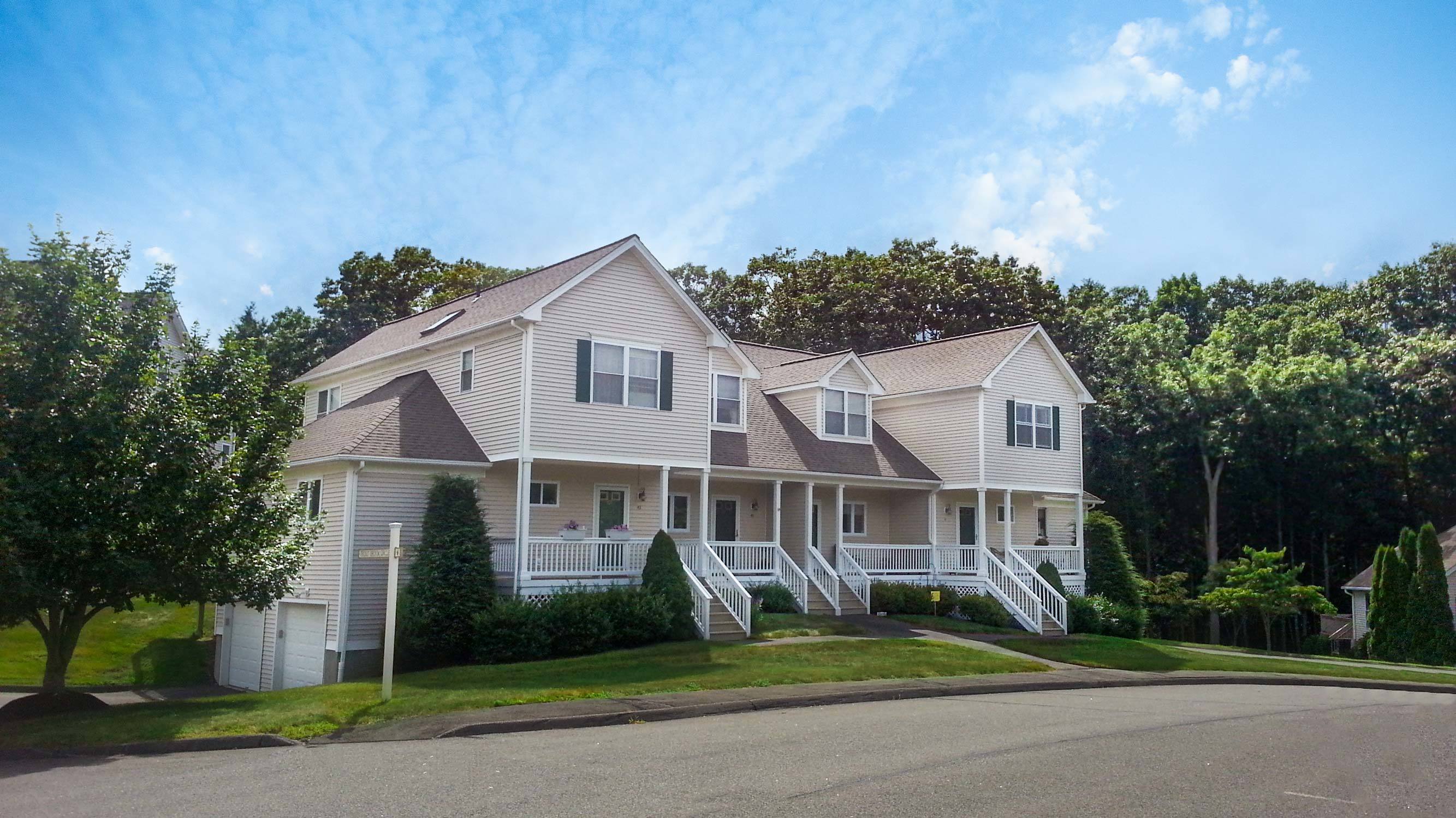 Riverview, Newtown CT Condos for Sale Find & Buy Best Homes and