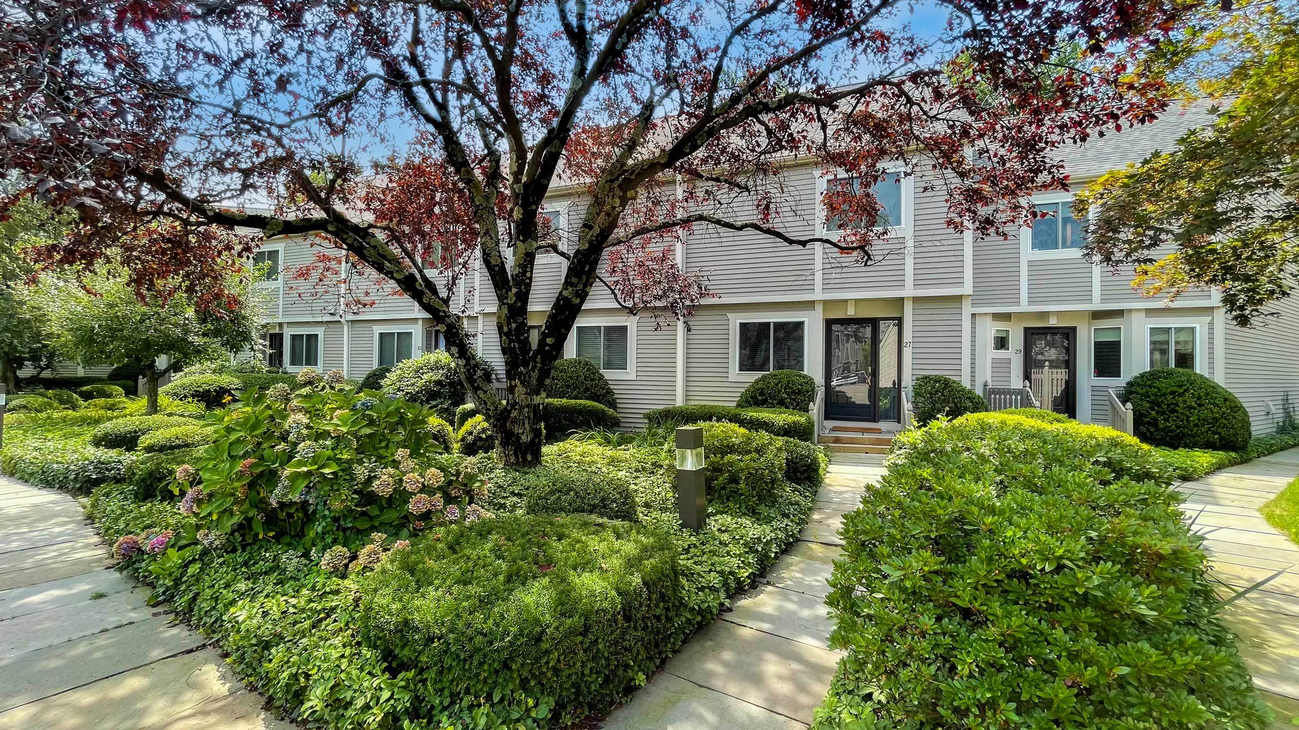 Strathmore, Westport CT Condos for Sale Find & Buy Best Homes and