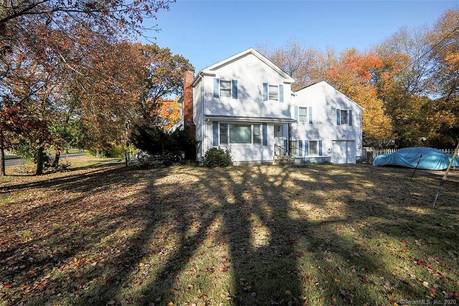 Single Family Home For Sale in Norwalk CT 06851. house near beach side waterfront with 1 car garage.