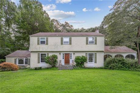 Single Family Home For Sale in Norwalk CT 06850. Colonial house near waterfront.