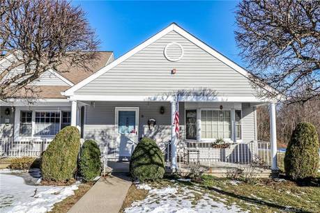 Condo Home For Sale in Monroe CT 06468. Ranch house near waterfront.