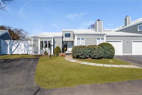 Condo Home Sold in Fairfield CT 06824. Ranch house near waterfront with swimming pool and 1 car garage.