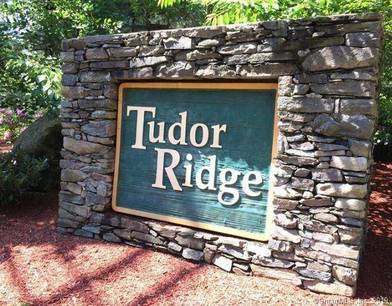 Condo Home For Sale in Stratford CT 06614. Ranch house near waterfront with swimming pool and 2 car garage.