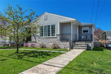 Single Family Home Sold in Bridgeport CT 06606. Ranch house near waterfront with 1 car garage.