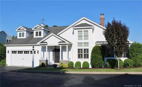 Condo Home Sold in Trumbull CT 06611. house near waterfront with 2 car garage.