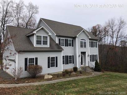 Foreclosure: Single Family Home Sold in Shelton CT 06484. Colonial house near waterfront with 3 car garage.