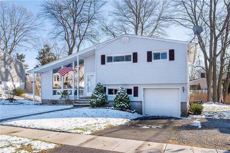 Single Family Home For Sale in Stratford CT 06614. house near waterfront with 1 car garage.