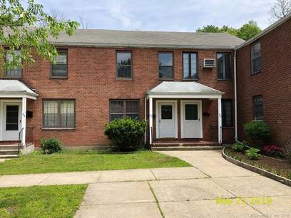 Foreclosure: Condo Home Sold in Bridgeport CT 06610. townhouse near waterfront.