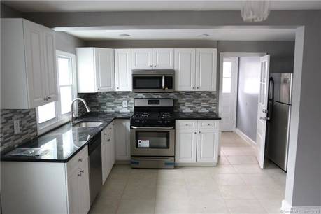Multi Family Home For Rent in Bridgeport CT 06610. Colonial house near waterfront.