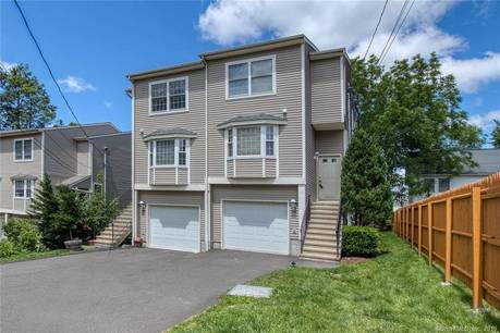 Condo Home For Sale in Danbury CT 06810. townhouse near waterfront with 2 car garage.