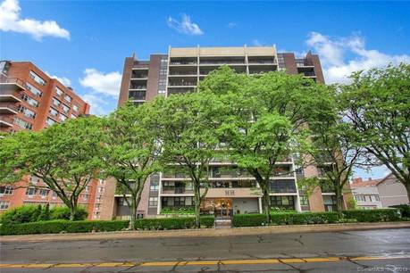 Condo Home Sold in Stamford CT 06902. house near waterfront with 1 car garage.