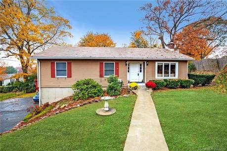 Multi Family Home For Sale in Shelton CT 06484. house near waterfront with 1 car garage.