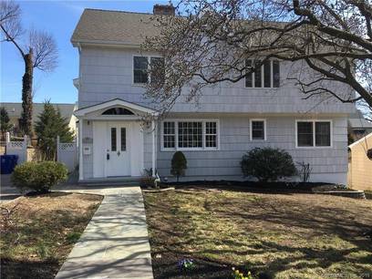 Single Family Home Sold in Norwalk CT 06854. Colonial house near beach side waterfront.