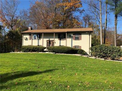 Single Family Home For Sale in Norwalk CT 06850. Ranch house near beach side waterfront with 2 car garage.