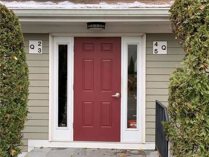 Condo Home For Sale in Norwalk CT 06851. Ranch house near beach side waterfront with swimming pool.