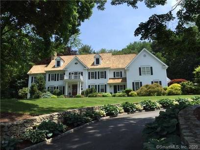 Single Family Home For Rent in Wilton CT 06897. Colonial house near lake side waterfront with 3 car garage.