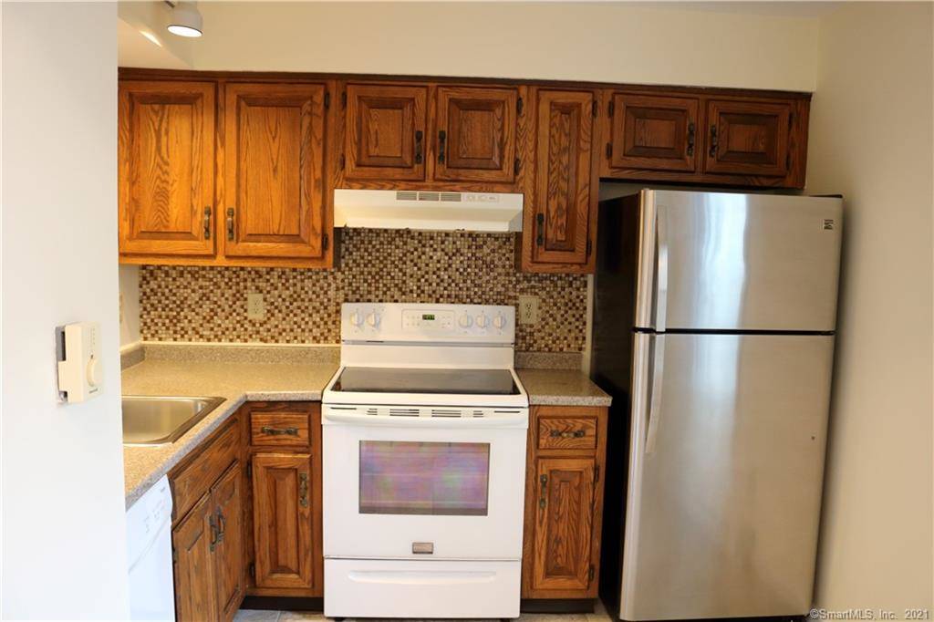55 Mill Plain Rd 33 5 Danbury Ct Is A Sold Dagny S Real Estate 55 Mill Plain Rd 33 5 Danbury Ct Is, Kitchen Cabinets Mill Plain Road Danbury Ct